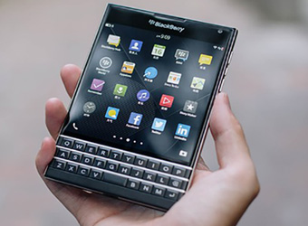 BlackBerry to stop making smartphones itself, focus on software