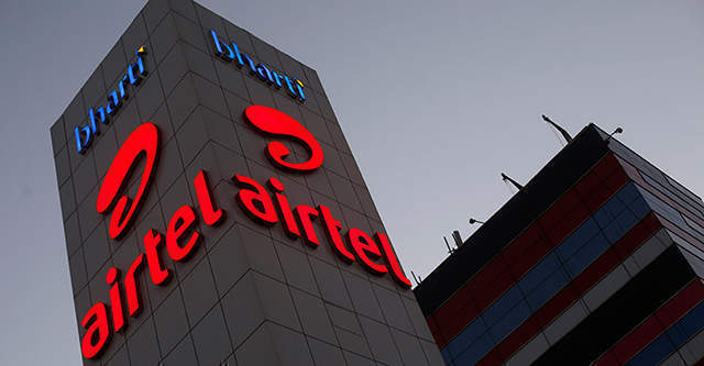 Airtel buys Rs 18,699 cr worth spectrum, Reliance Jio shops for 3 times more