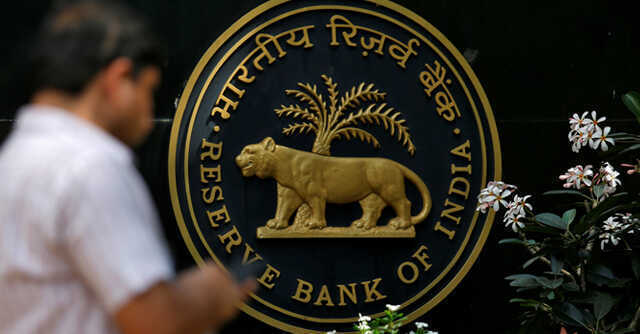 RBI lifts new cards sourcing restriction on HDFC Bank
