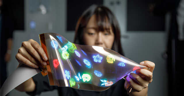 LG unveils stretchable display that can expand like rubber band