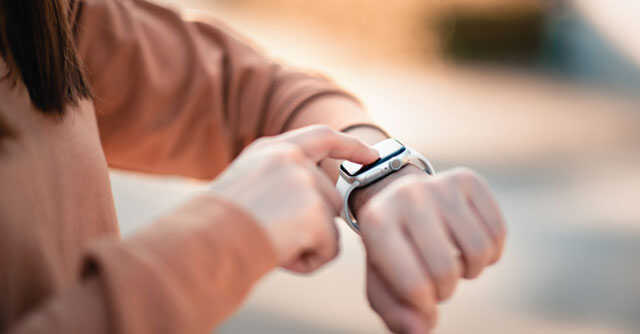 Wearable shipment drops globally in Q4 2022: Canalys